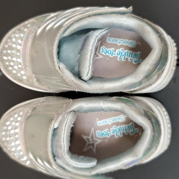 Skechers, velcro light up sneakers, iridescent silver, size toddler 6 - Picture 7 of 8